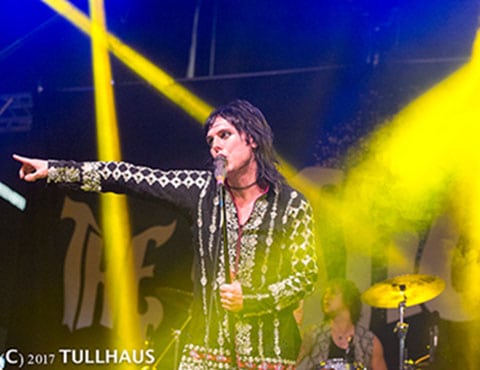 The Struts live